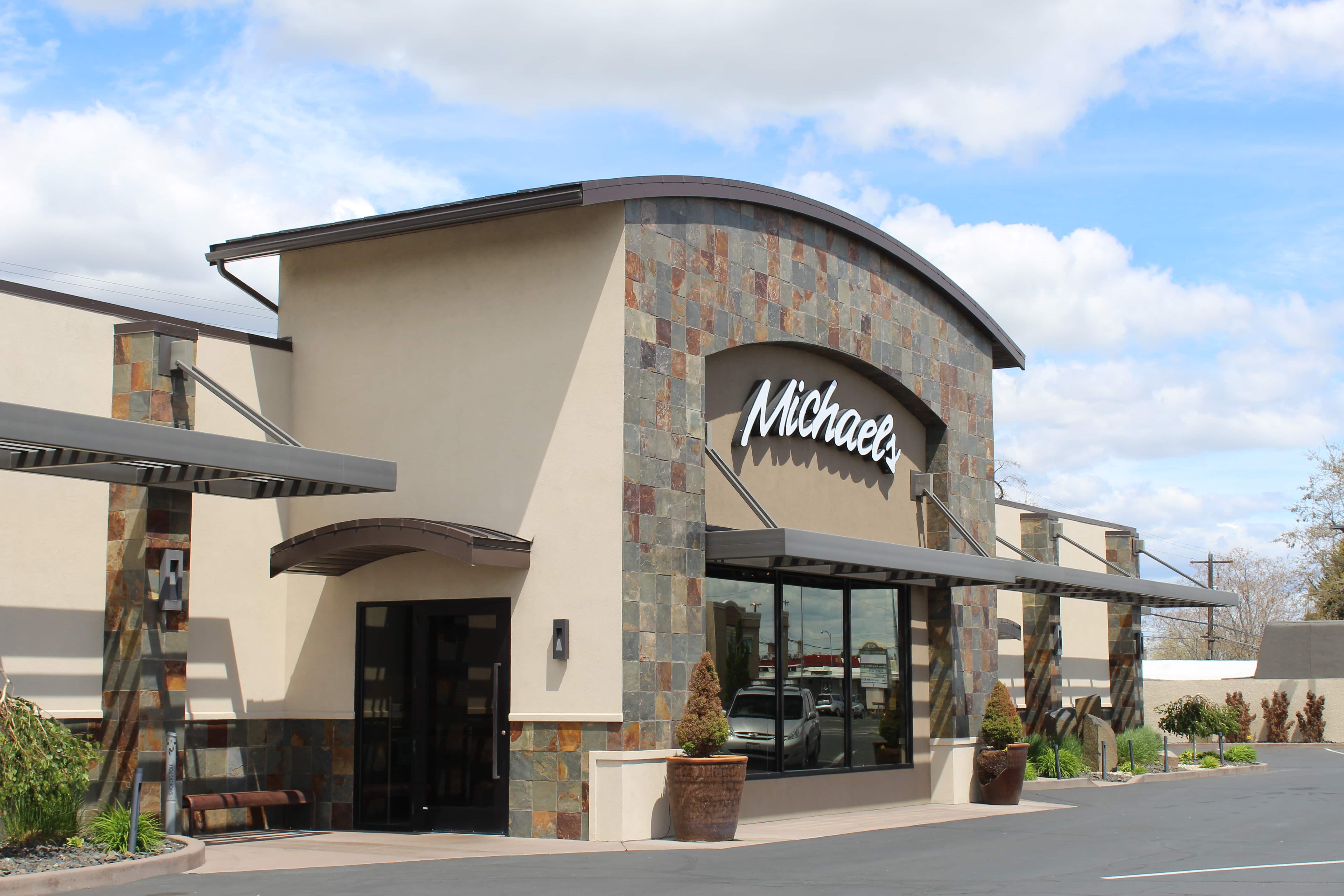 Michael's on the Lake restaurant commercial building with stone facade, structural engineering by JSL Engineering in Moses Lake, Washington